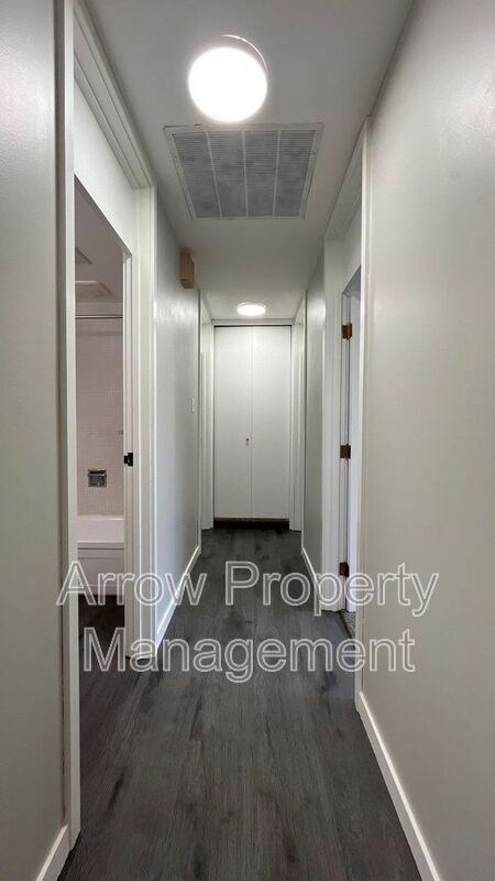 2501 N St - Photo 5 of 13