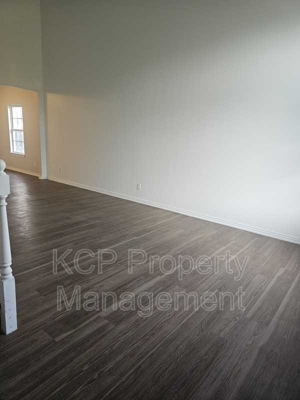 108 Johnson Dr - Photo 2 of 23