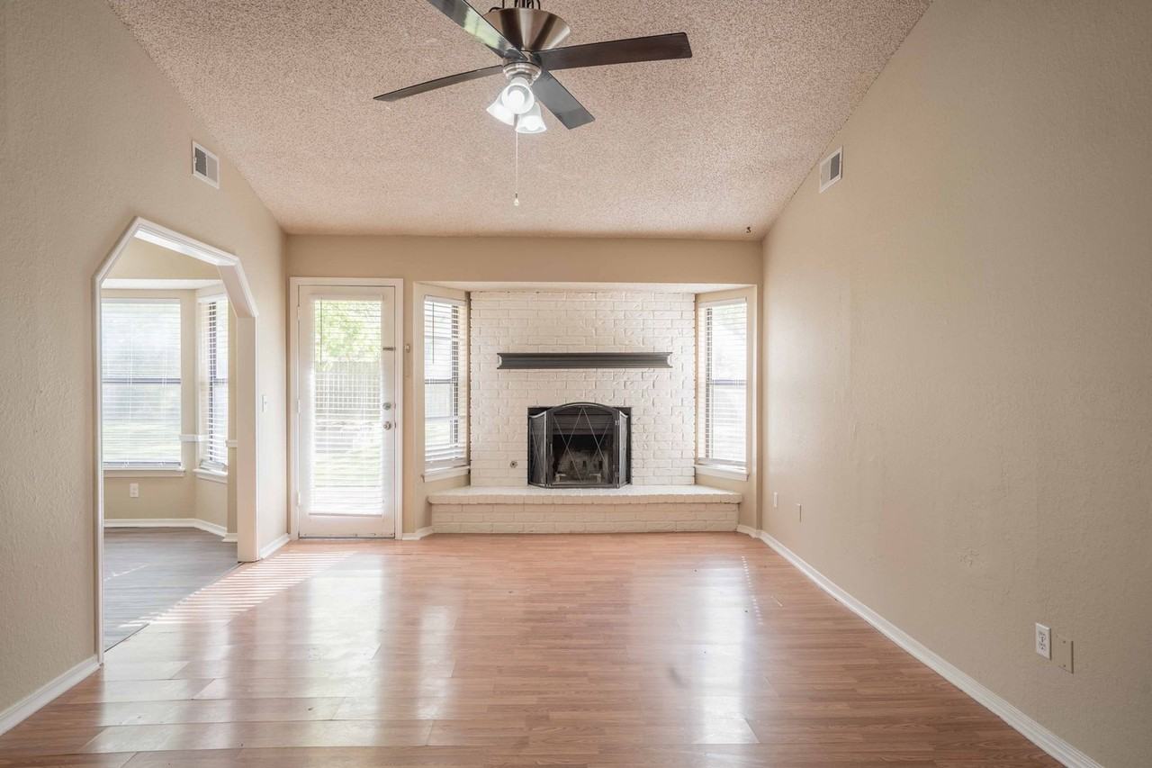 1555 S 139th East Ave - Photo 3 of 17