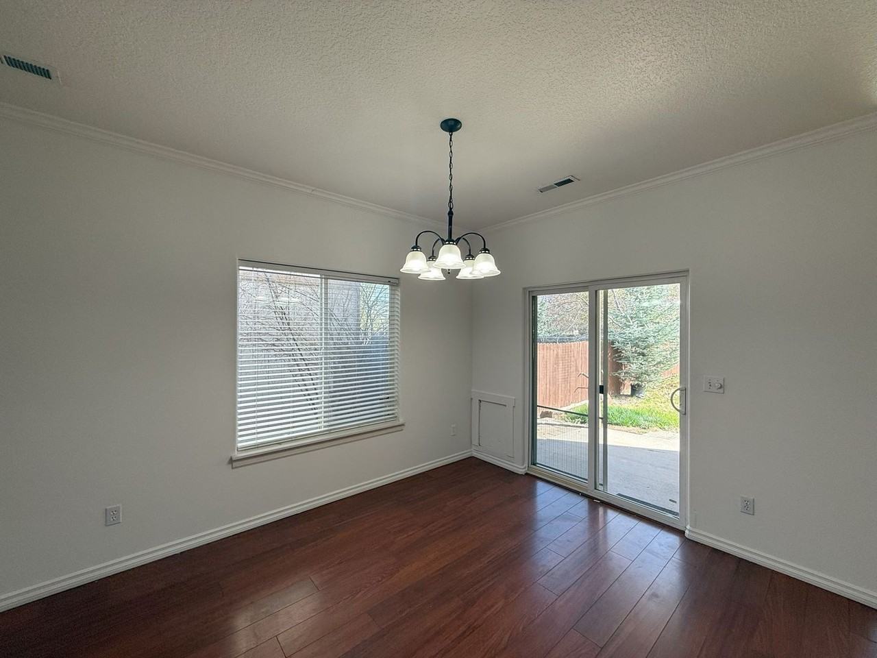 2934 Sw Cascade Ave - Photo 5 of 27