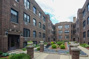 740 W Addison St #2N - Photo 1 of 1