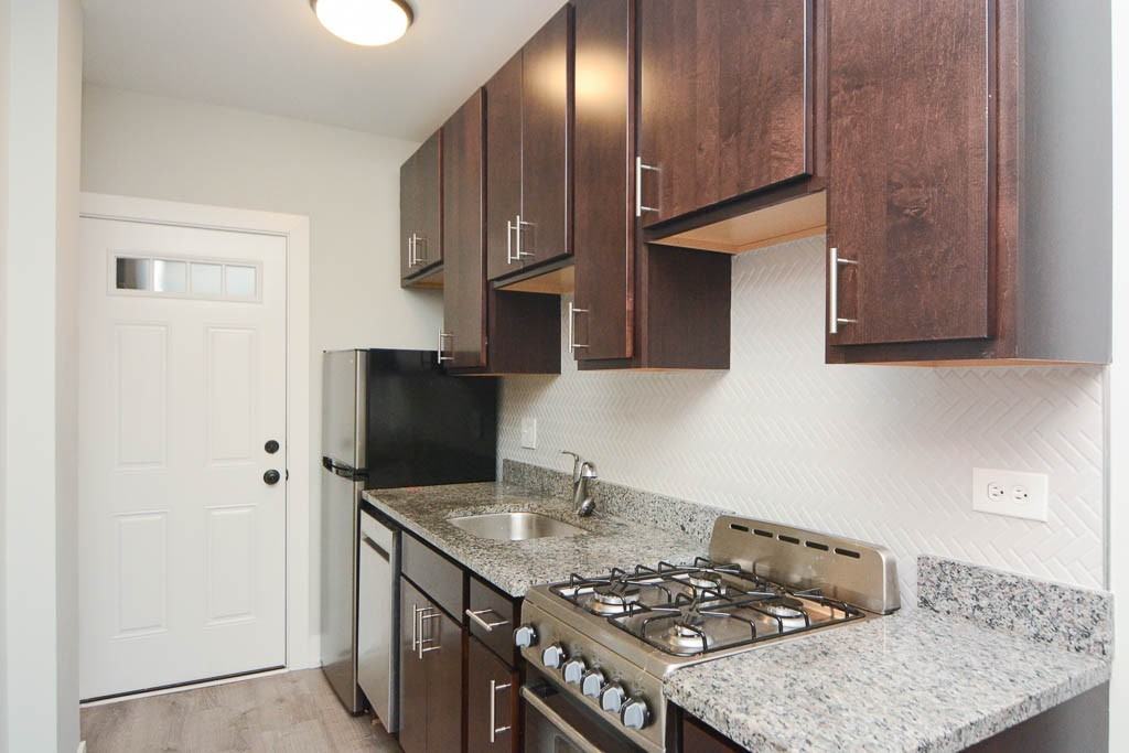 707 W Brompton Ave #34 - Photo 3 of 20