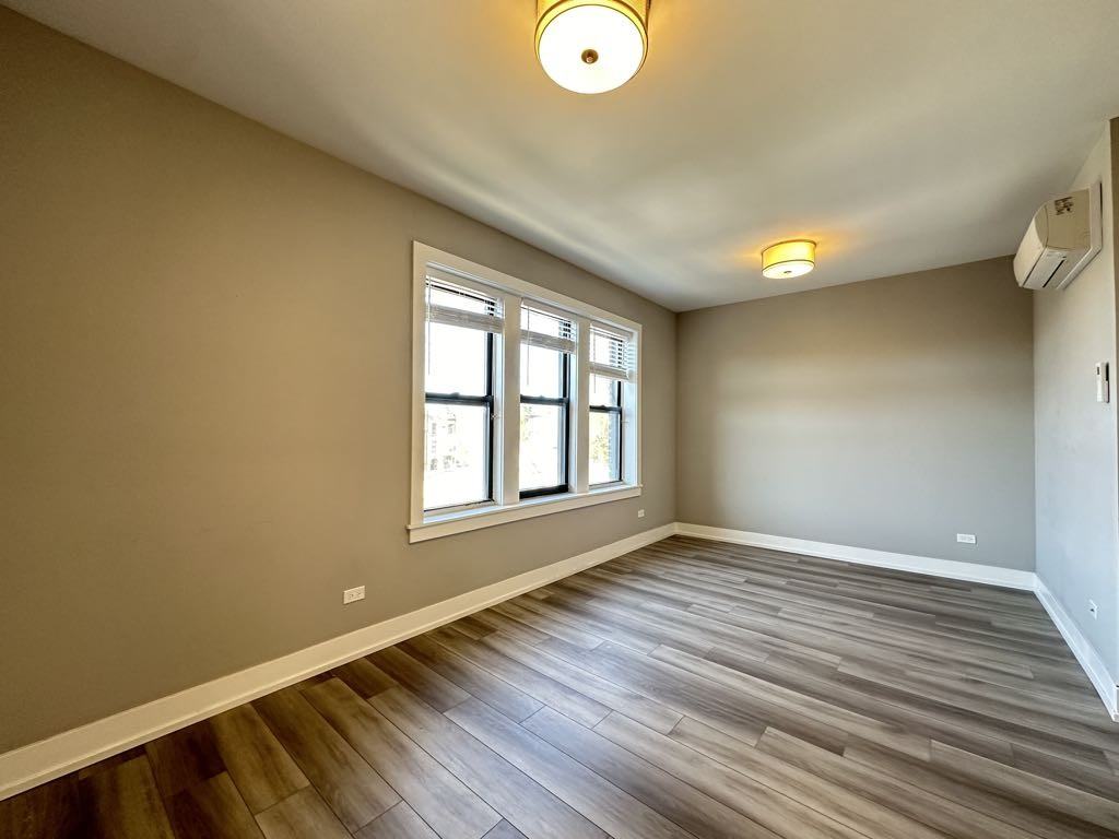 JANSSEN + BYRON #3W - Photo 6 of 21