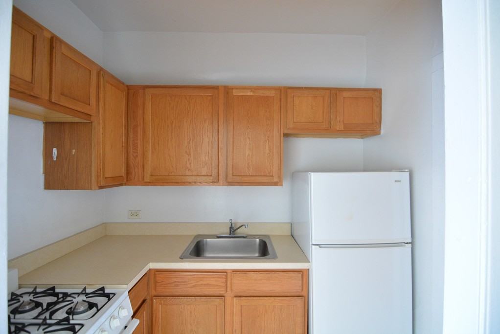 1164 N Dearborn St #310 - Photo 2 of 18