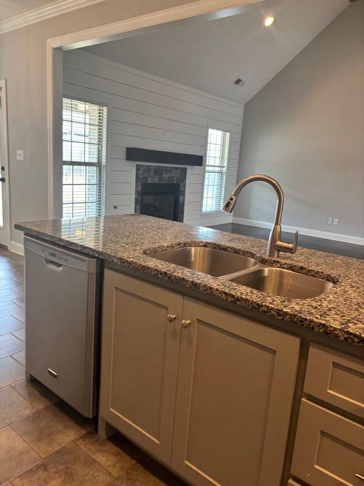 32 Nathan Dr - Photo 7 of 31