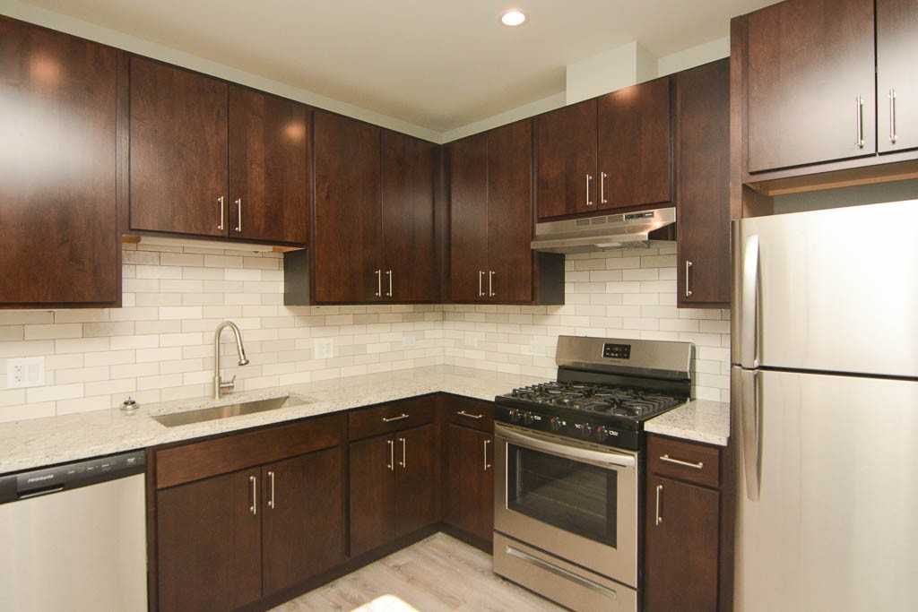 1147 Maple Ave #1 - Photo 3 of 21