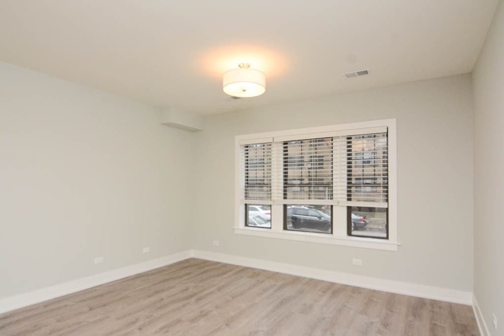 1147 Maple Ave #1 - Photo 7 of 21