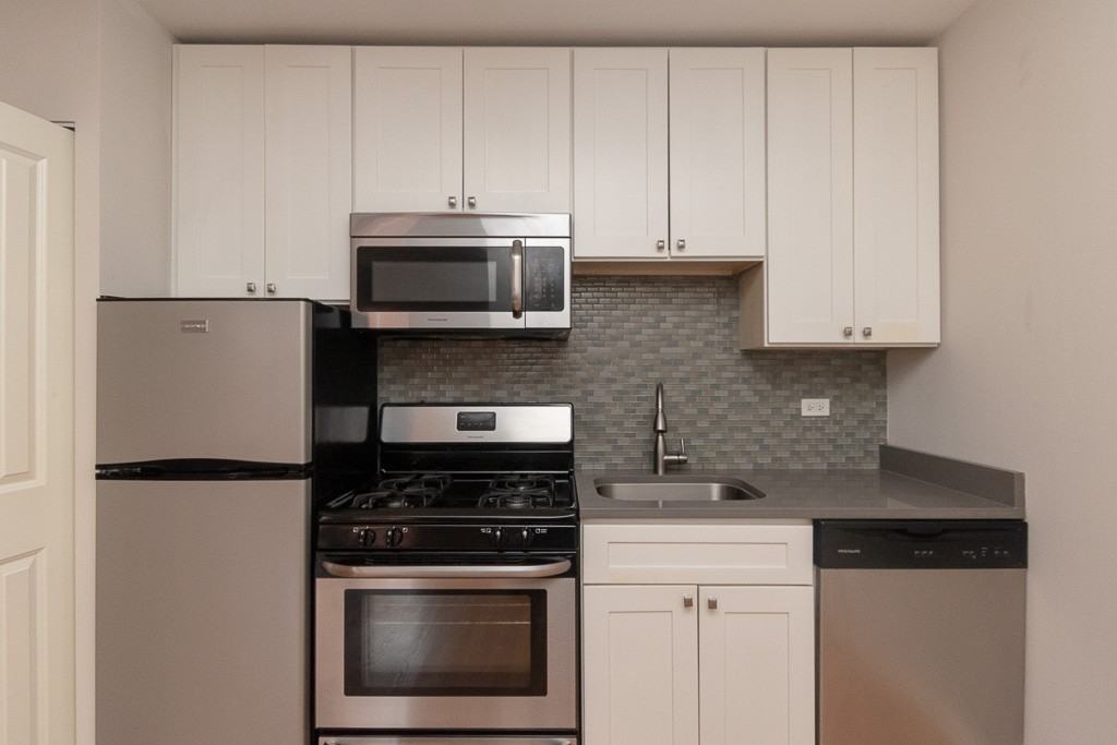 2834 W Palmer St #103 - Photo 2 of 16