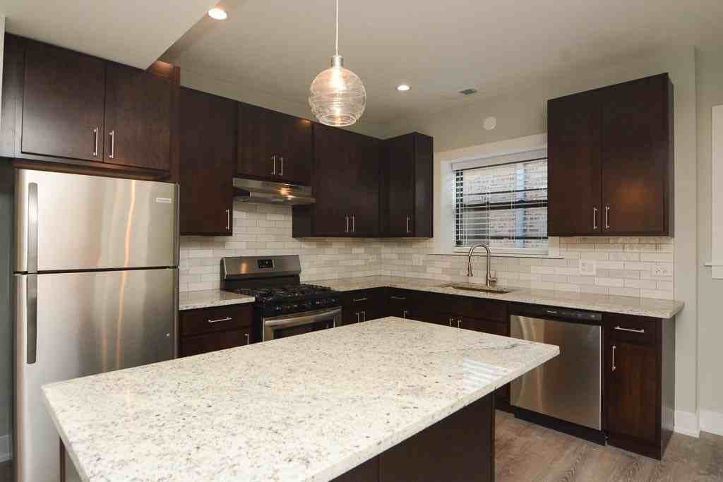 916 Crain St #3 - Photo 4 of 21