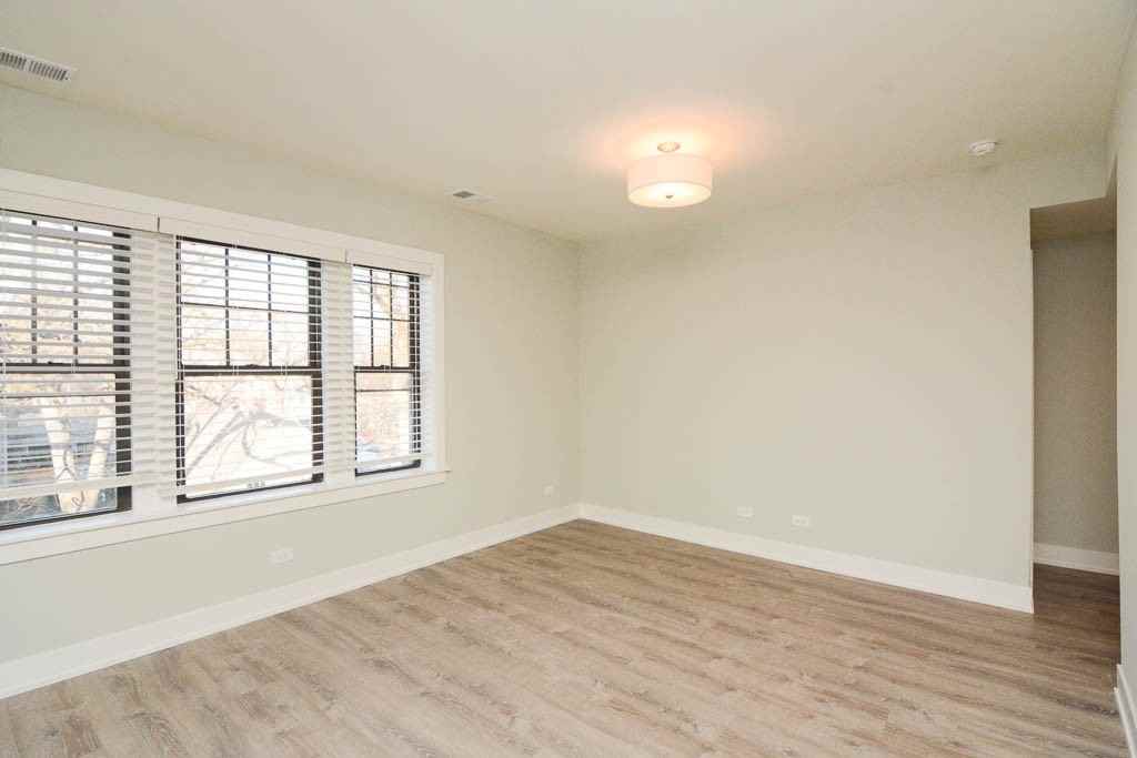 916 Crain St #3 - Photo 5 of 21