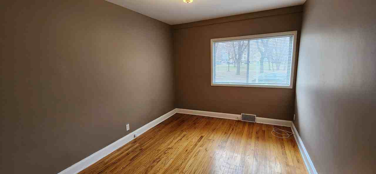 424 Rue Valade #3 - Photo 4 of 15
