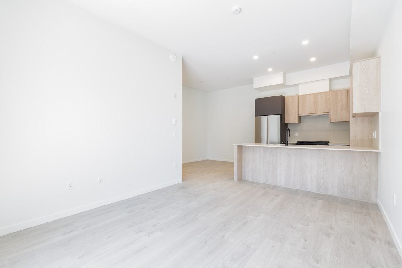 19577 65B Avenue #409 - Photo 2 of 27