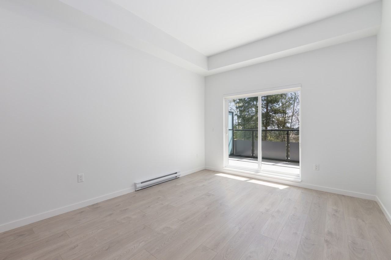 19577 65B Avenue #409 - Photo 4 of 27