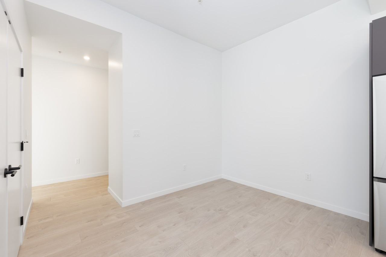 19577 65B Avenue #409 - Photo 7 of 27