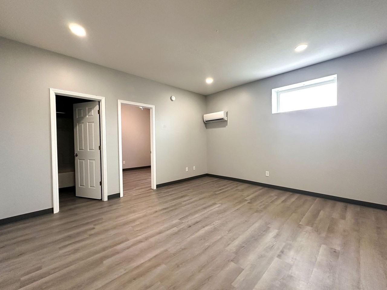 604 N Main St - Photo 6 of 10