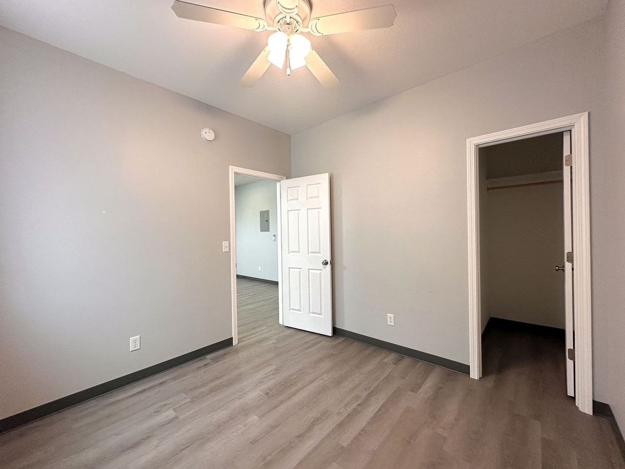 604 N Main St - Photo 7 of 10