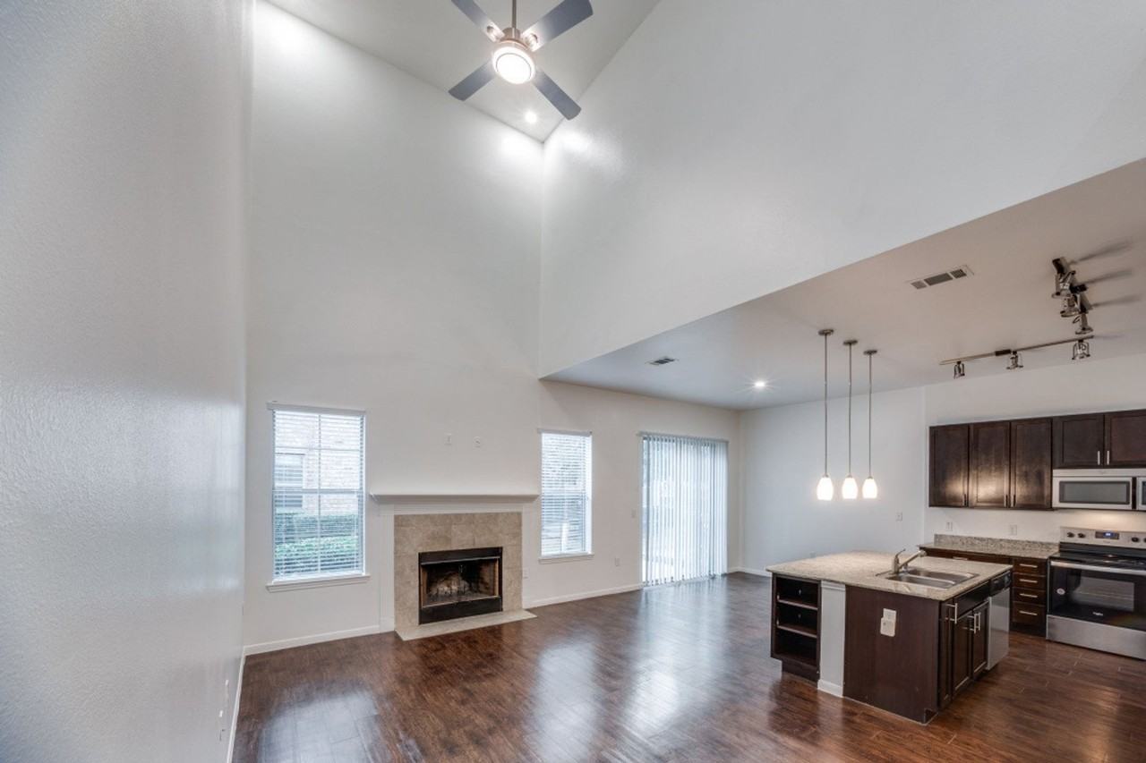 2230 Hibiscus Ave. - Photo 2 of 7