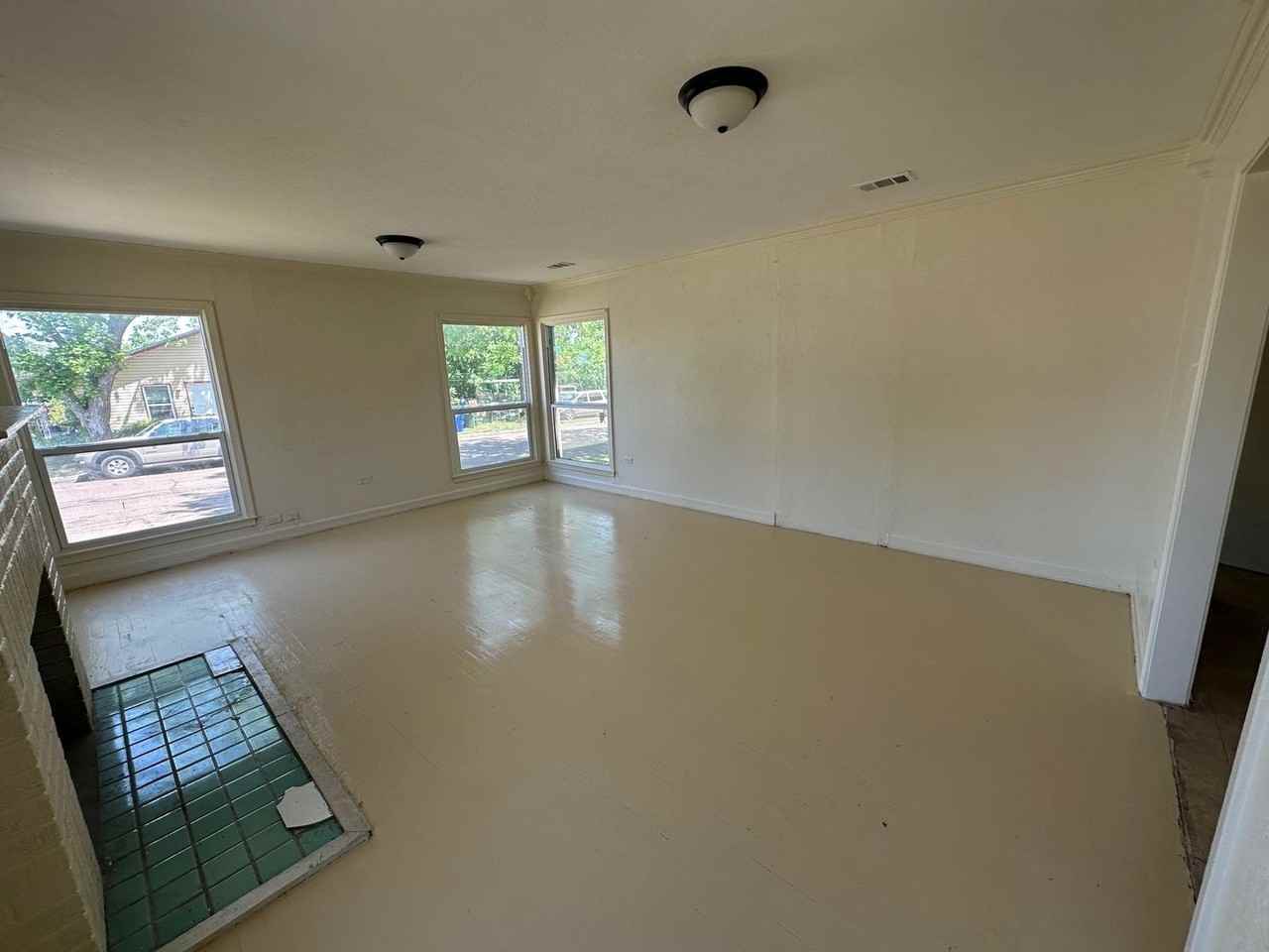 3100 Pine Ave - Photo 3 of 18