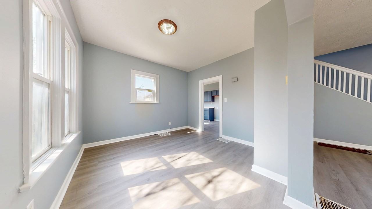 396 Grace St - Photo 3 of 10