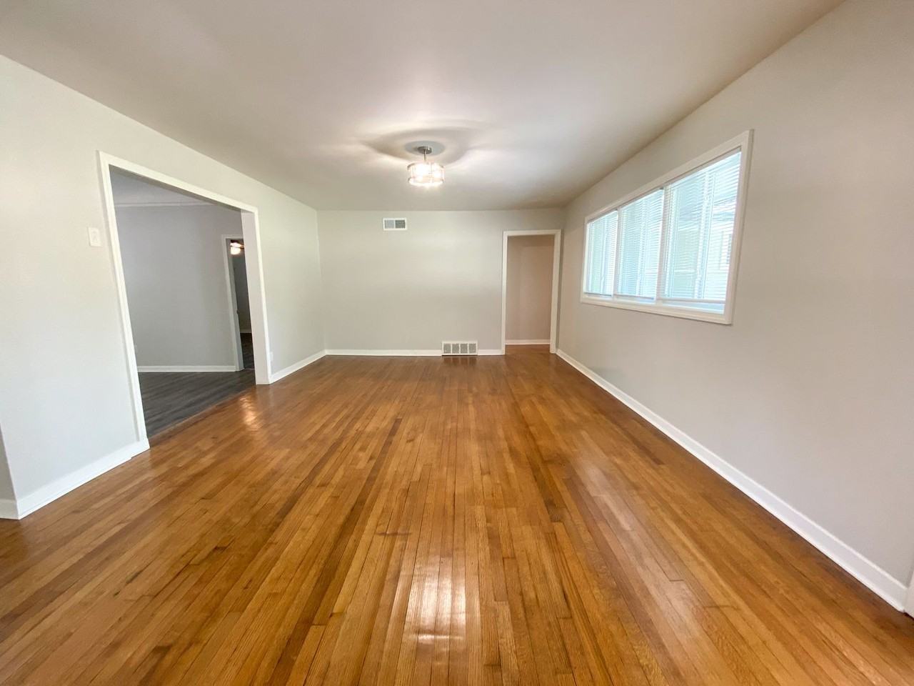 4152 Rhodes Ave - Photo 3 of 22