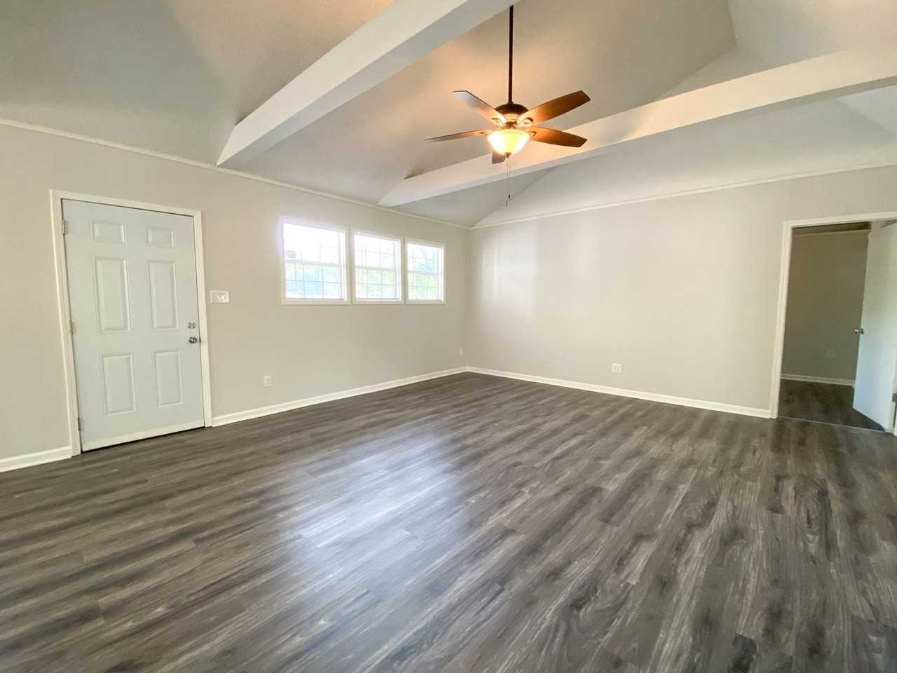 4152 Rhodes Ave - Photo 5 of 22