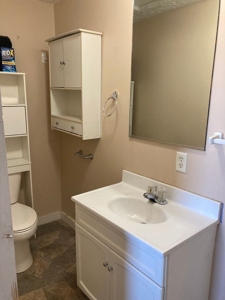 1439 Ne 66th Ave - Photo 3 of 7