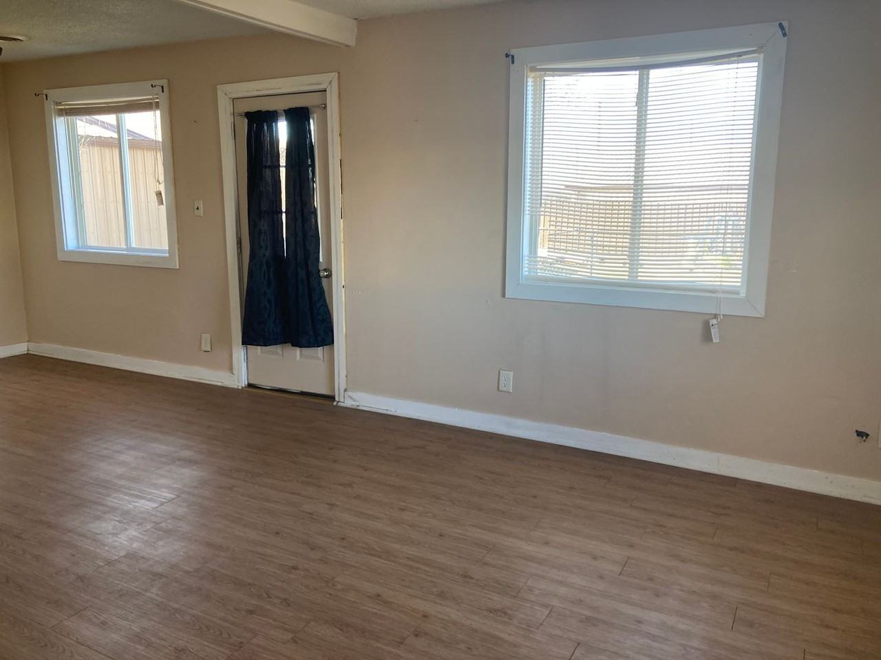 1439 Ne 66th Ave - Photo 5 of 7