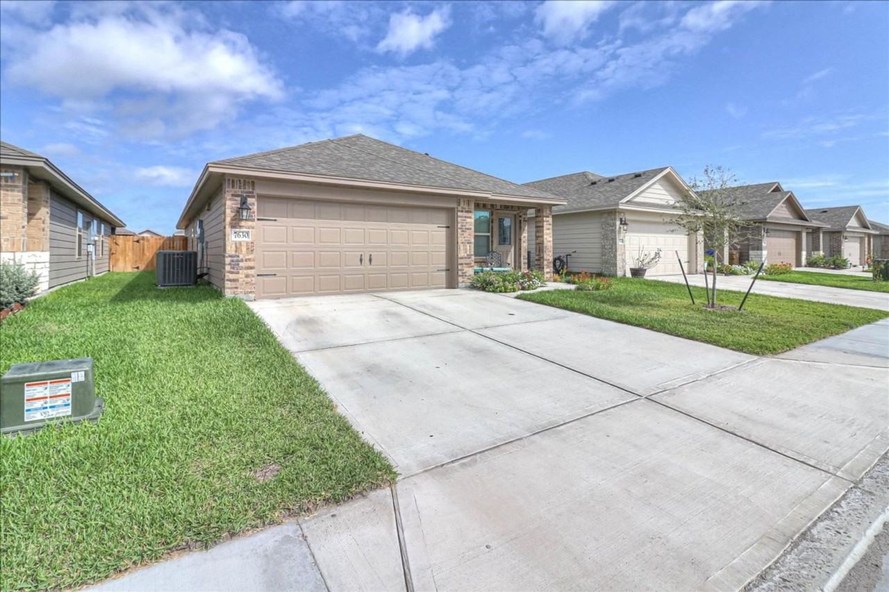 7630 Shadow Rider Ln - Photo 3 of 45