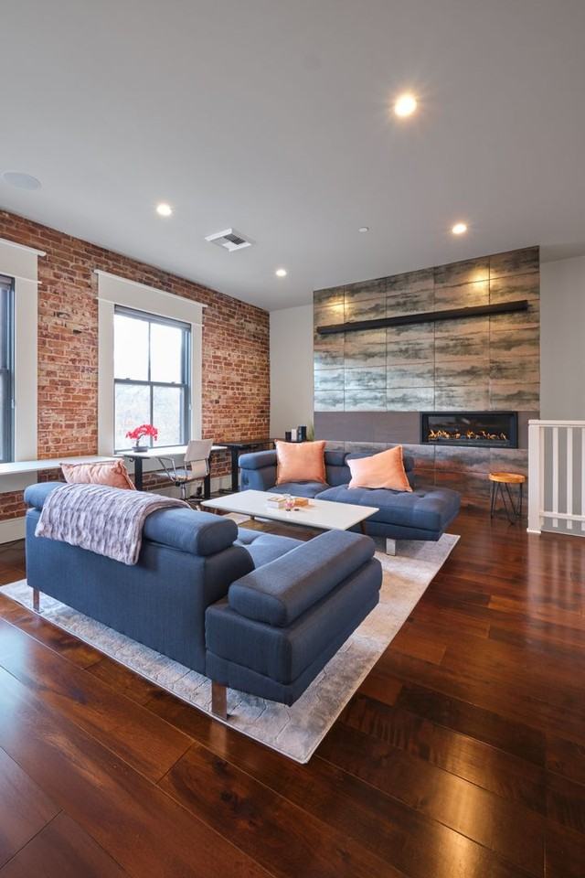 89 N Main St - Photo 4 of 16