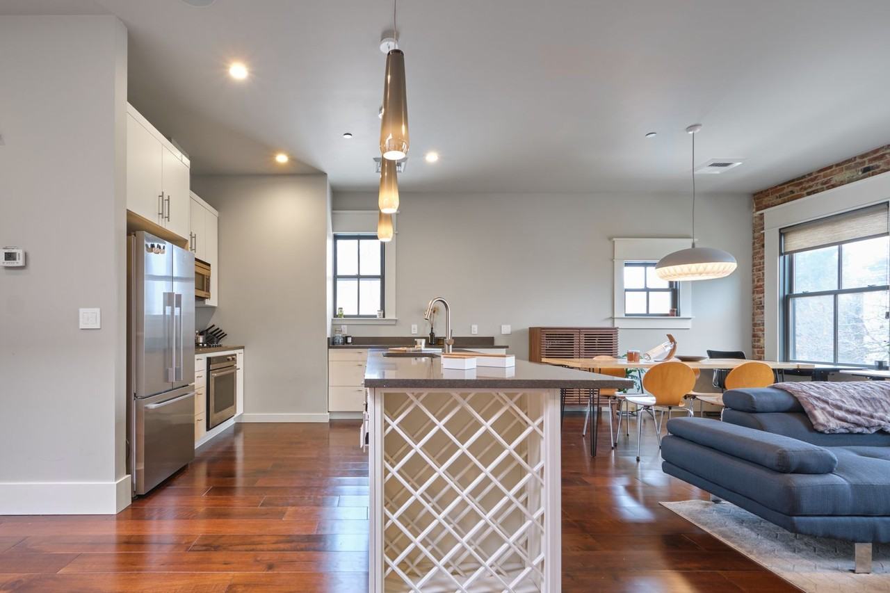 89 N Main St - Photo 7 of 16