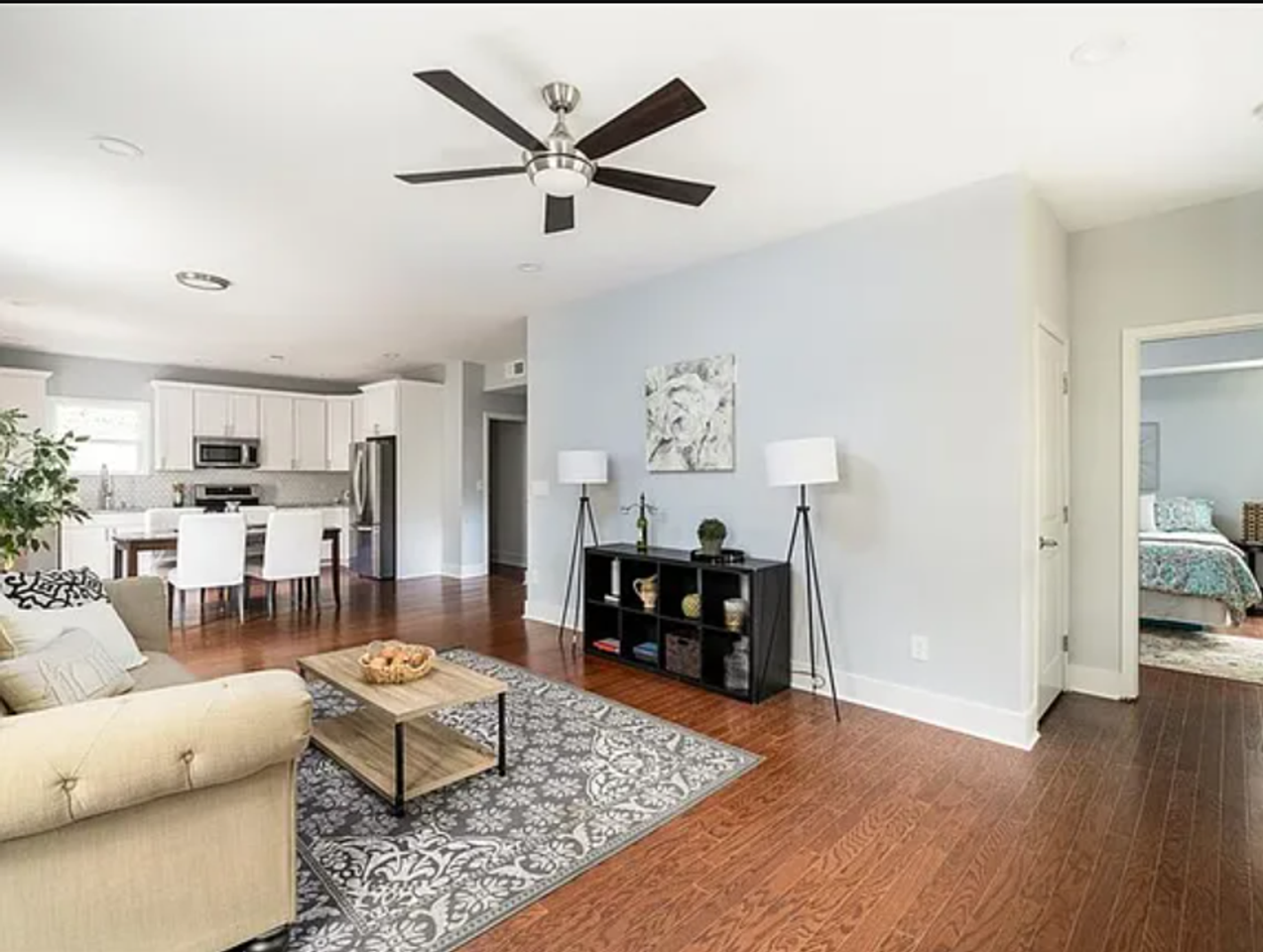 1267 Graymont Dr Sw - Photo 3 of 37