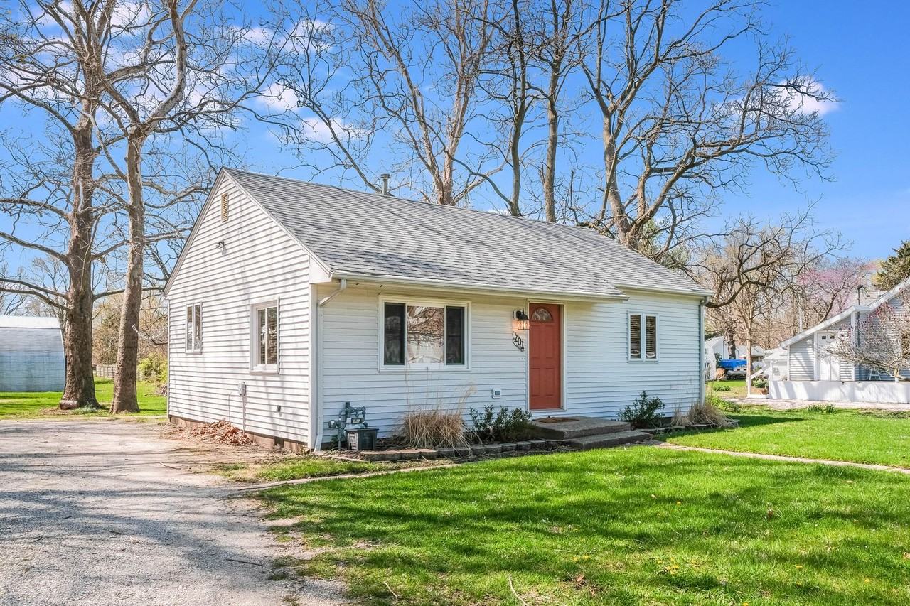 201 W Church St - Photo 3 of 23