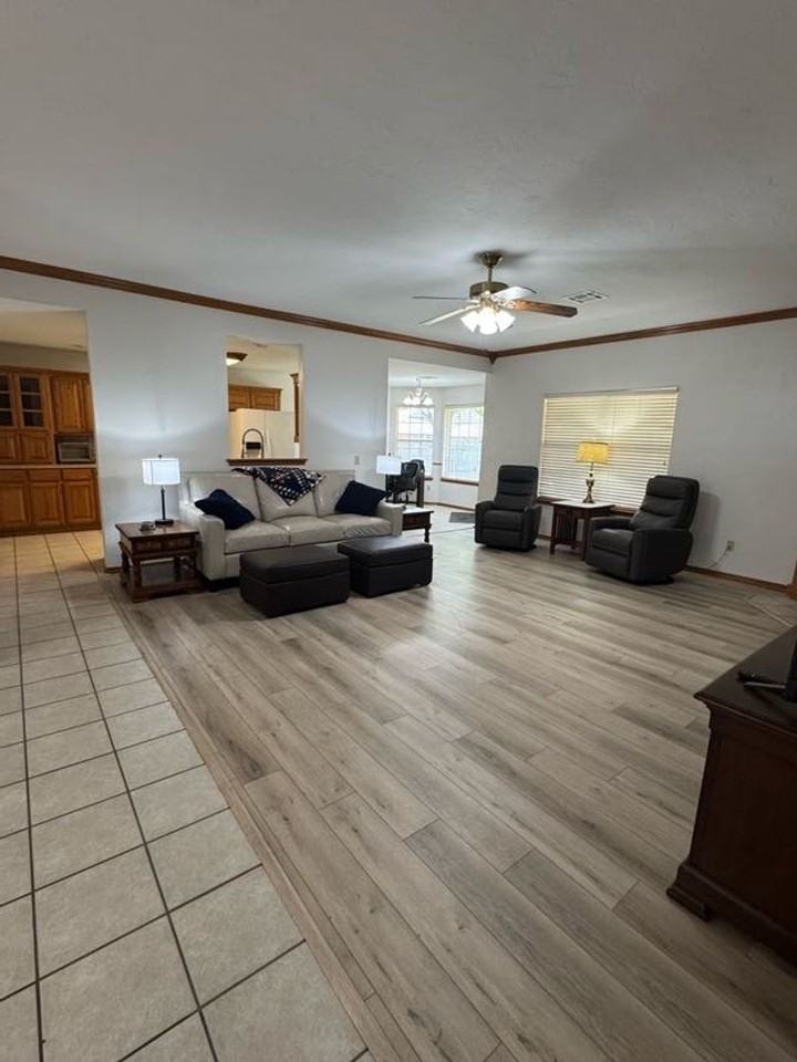 1624 Heron Dr - Photo 4 of 34