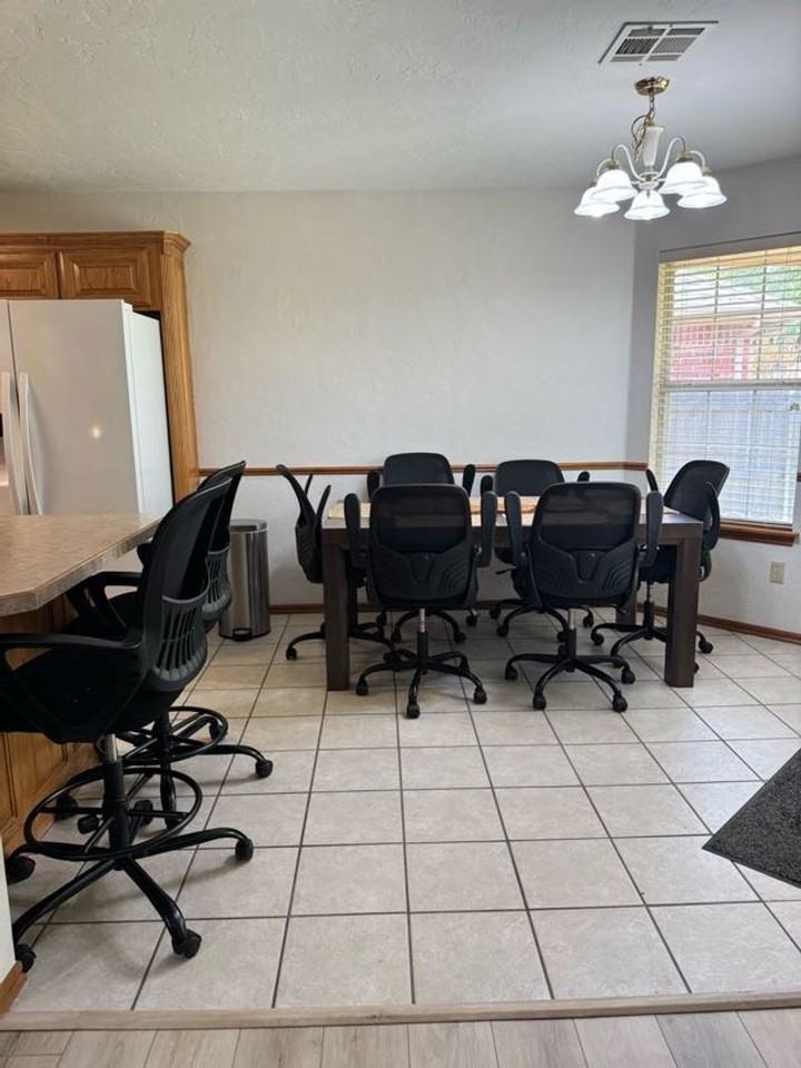 1624 Heron Dr - Photo 6 of 34