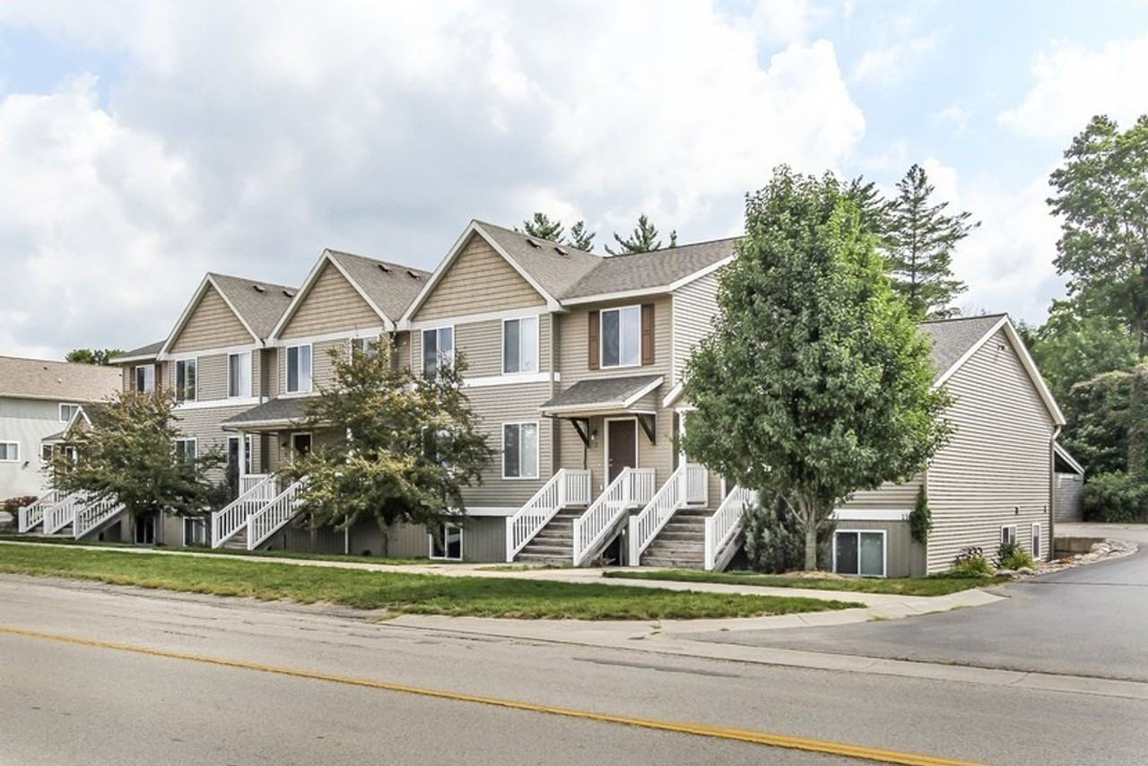 11334 48th Ave - Photo 2 of 16