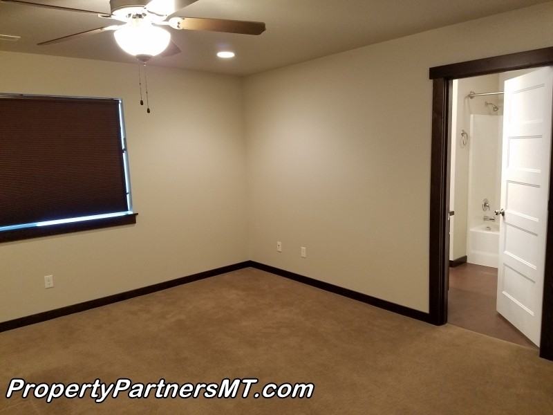 1958 Leeward Ct - Photo 4 of 12