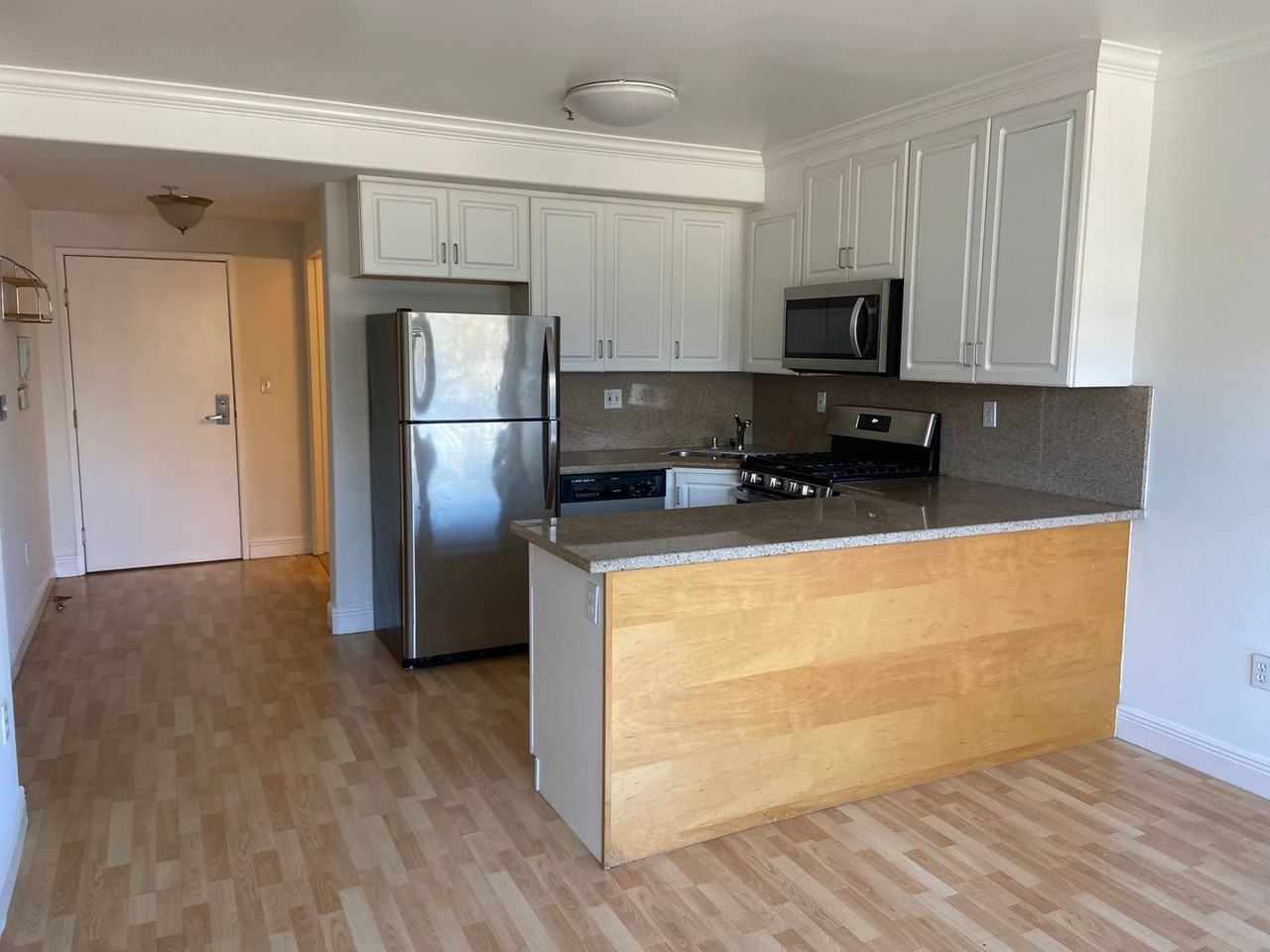 1515 14th Ave #204 - Photo 2 of 23