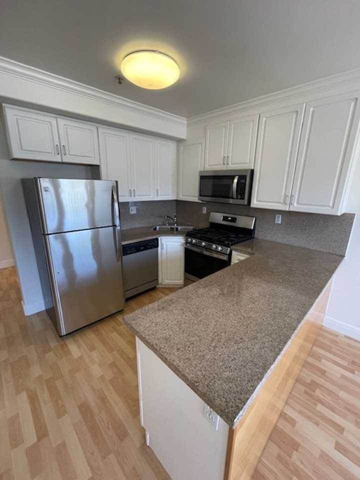 1515 14th Ave #204 - Photo 3 of 23