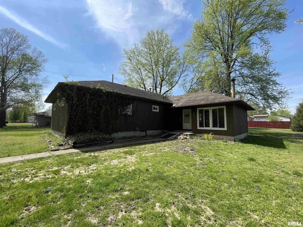 205 Vaux St - Photo 2 of 22