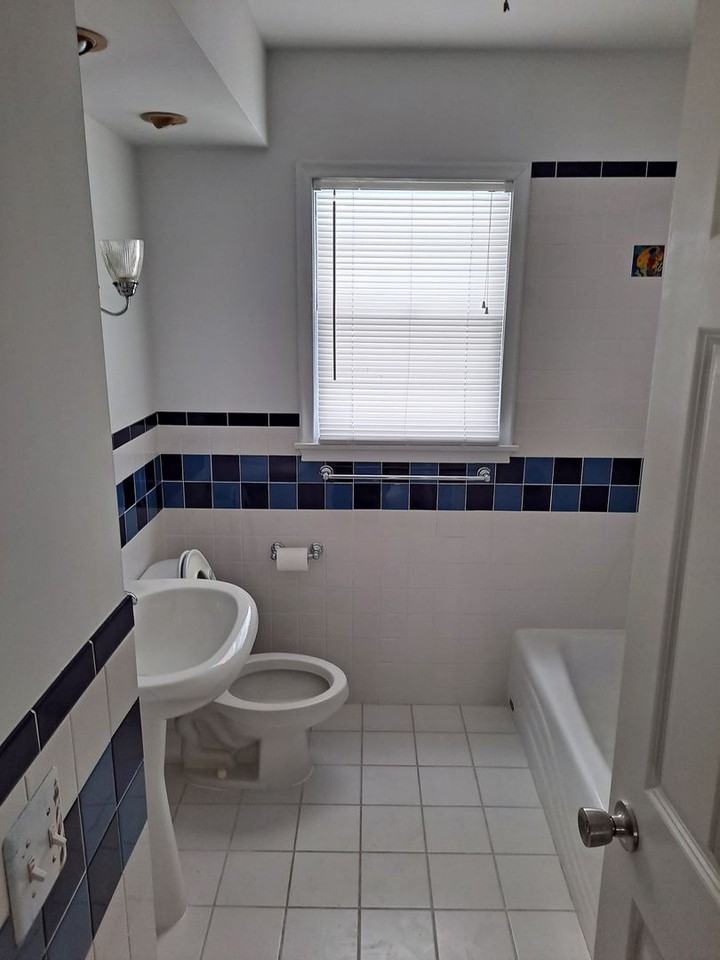 613 S 68th St - Photo 4 of 16