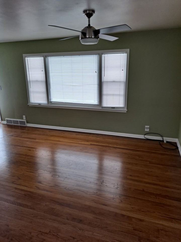 613 S 68th St - Photo 5 of 16