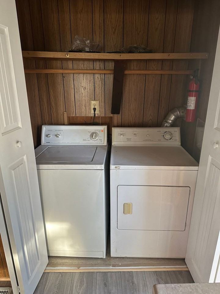 9235 Helmick Rd - Photo 3 of 16