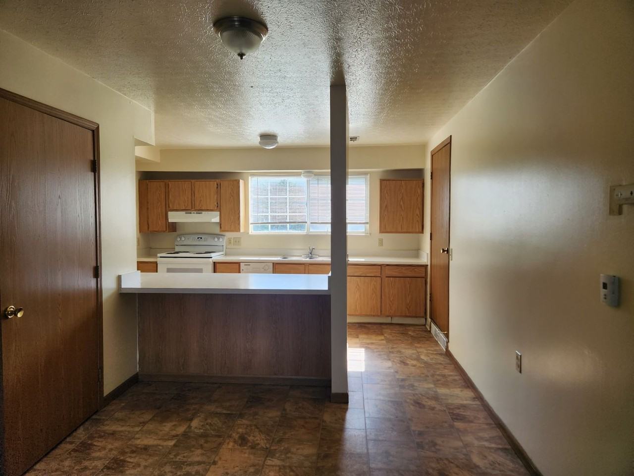 Bowling Green Estates - Photo 3 of 8