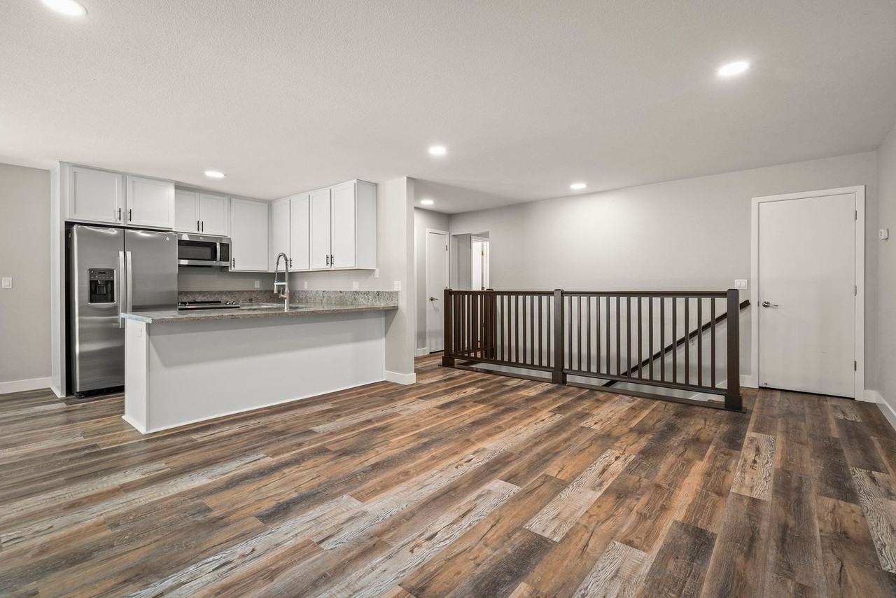 647 Village Blvd - Photo 3 of 19