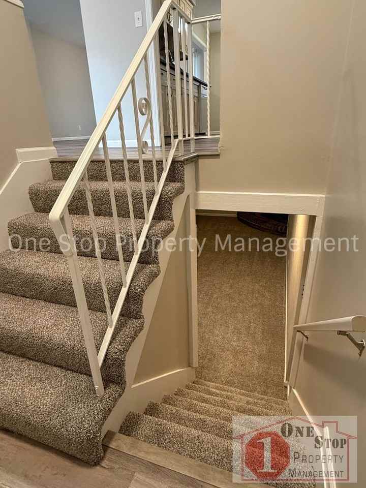 1421 Sw Sunset St - Photo 3 of 29