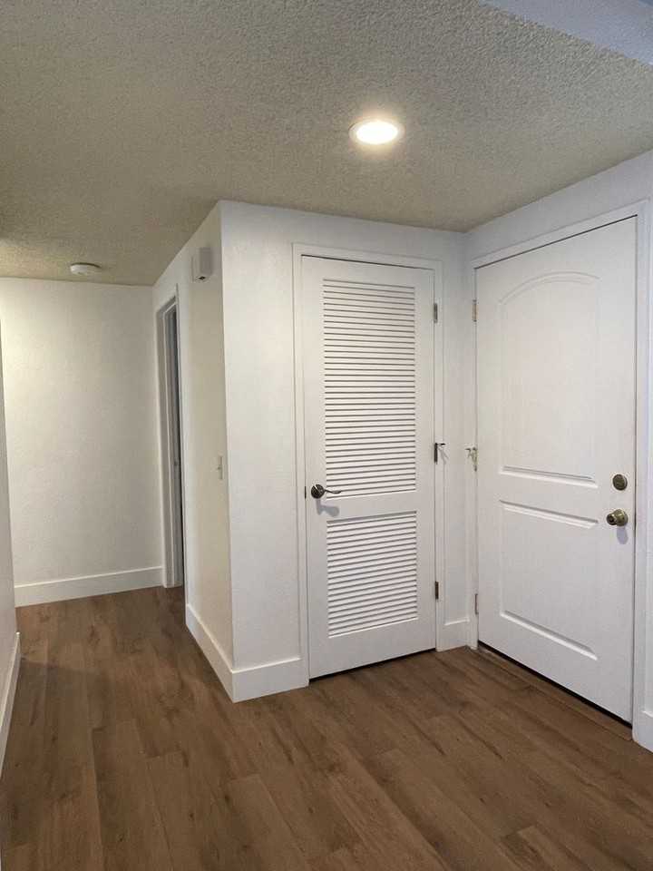 4146 Villa Dr - Photo 3 of 36