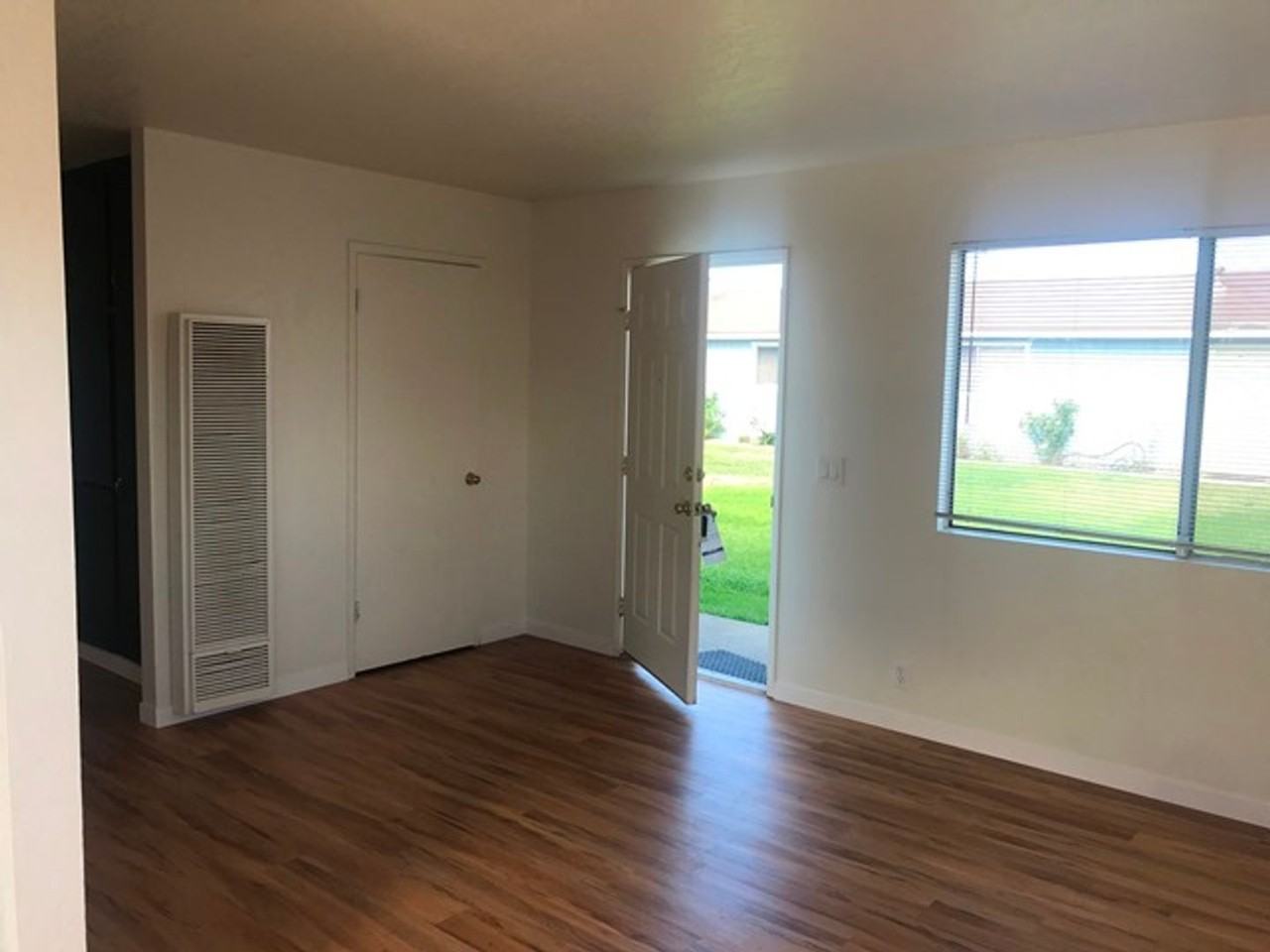 1034B Obispo St - Photo 3 of 10