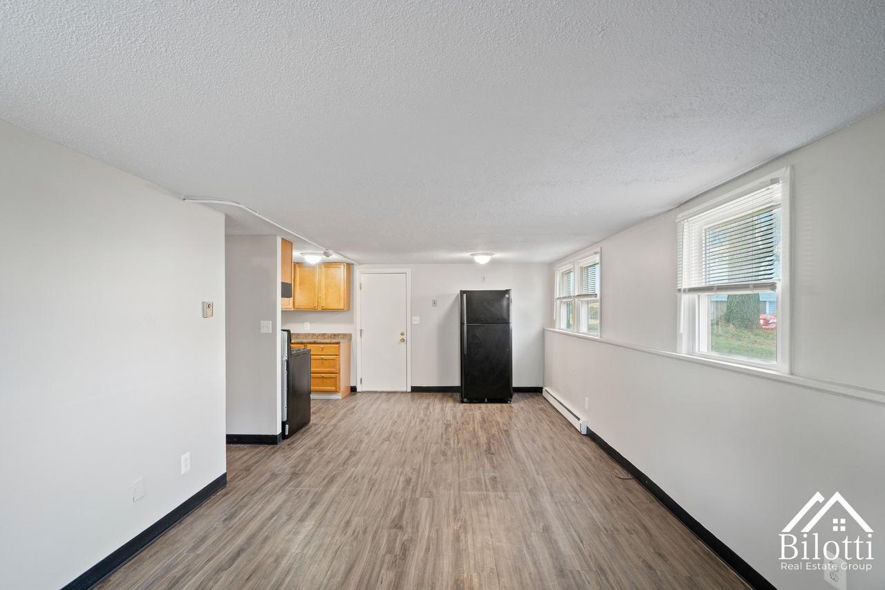 1086 South Broadway - Photo 4 of 13