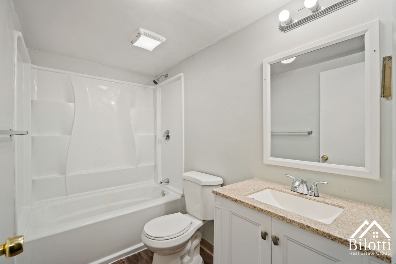 1086 South Broadway - Photo 6 of 13