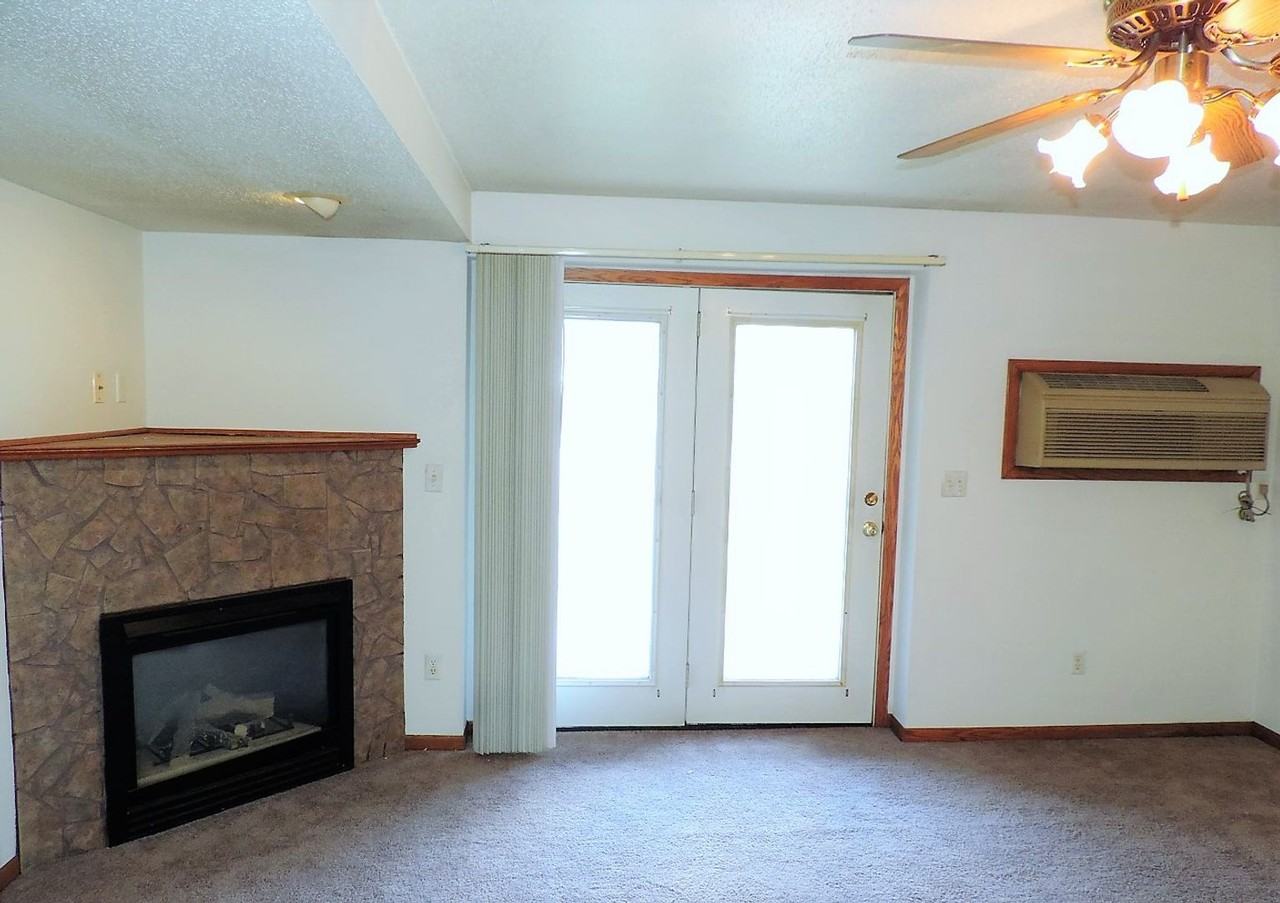 530 Iris Ave - Photo 3 of 20